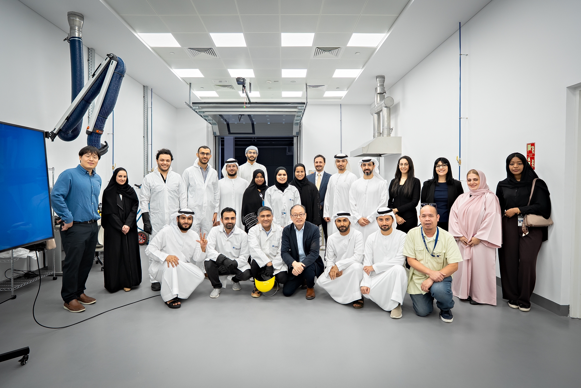 "الإمارات للفضاء" وجامعة خليفة تبدآن تشغيل أول نظام دفع مستدام لقمر اصطناعي مصغر يتم تطويره في الدول