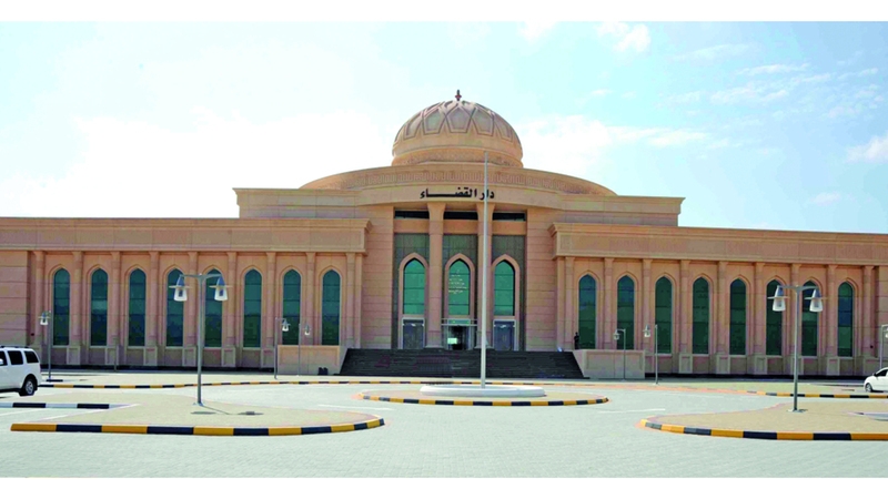 زوج يدفع 20 ألف درهم إلى «مشعوذة» لينال محبة زوجته