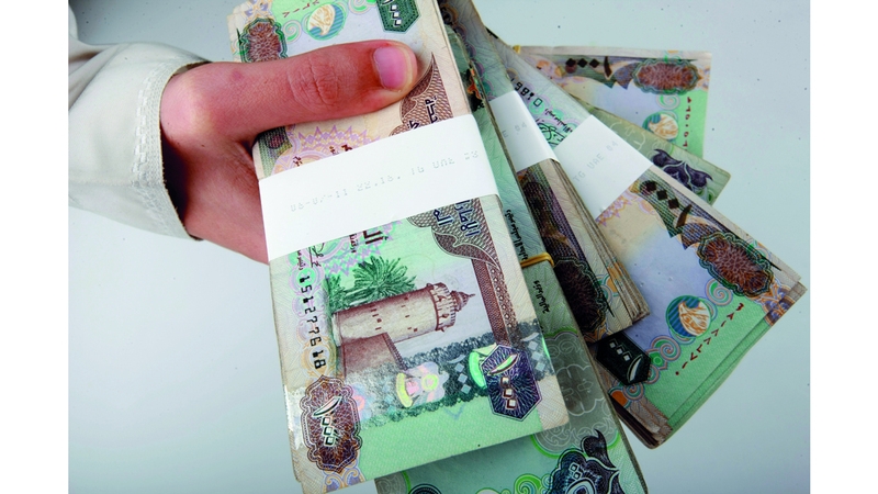 مصرفيان: تثبيت «الفائدة» يضمن مزيداً من الاستقرار للسوق المحلية