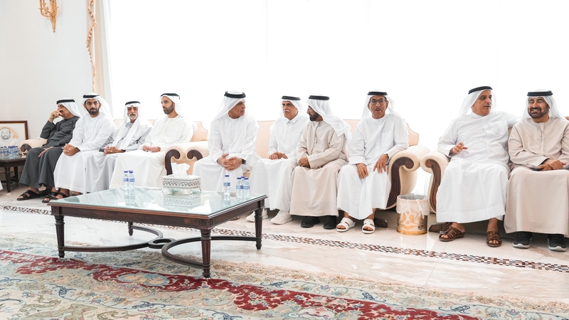 سعود بن صقر يقدّم واجب العزاء في وفاة محمد إبراهيم عبيدالله