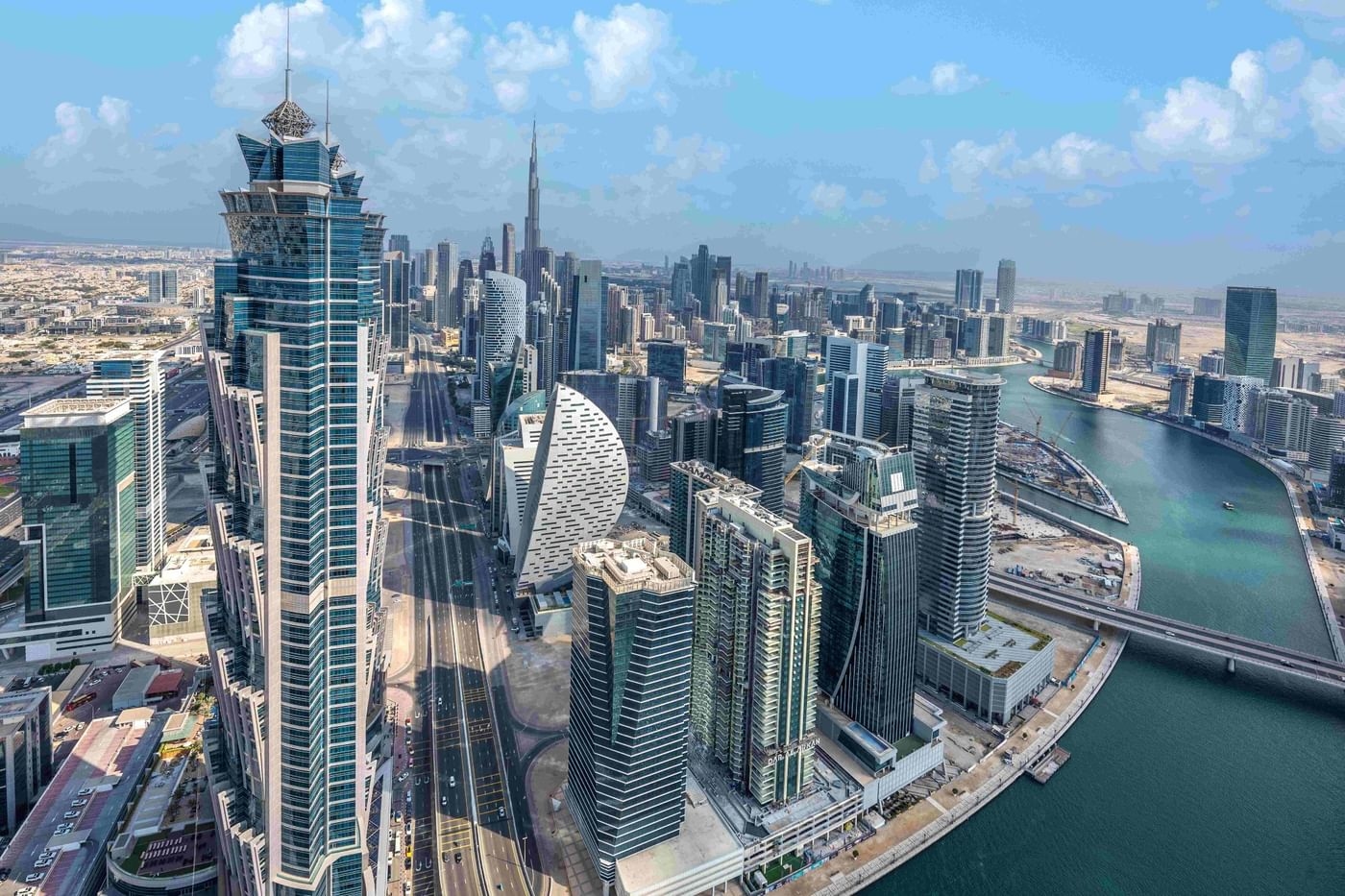 بإجمالي 431 مليار درهم.. أداء قياسي للقطاع العقاري في دبي خلال النصف الأول من 2025