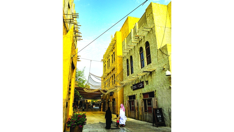 خطوات عائلية في قلب دبي