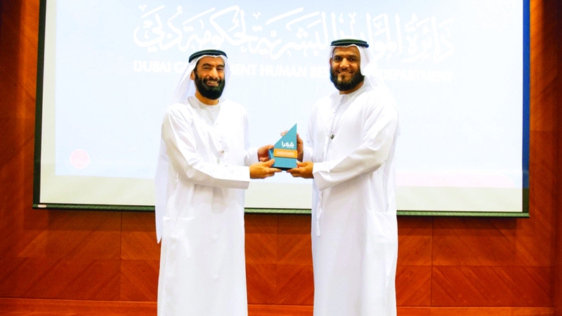 عبدالله الفلاسي: بيئة العمل في حكومة دبي تحتضن كفاءات مبدعة