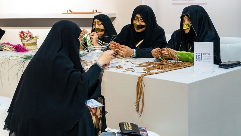 «إرثي».. عقد من الإبداع مع الحِرف الإماراتية
