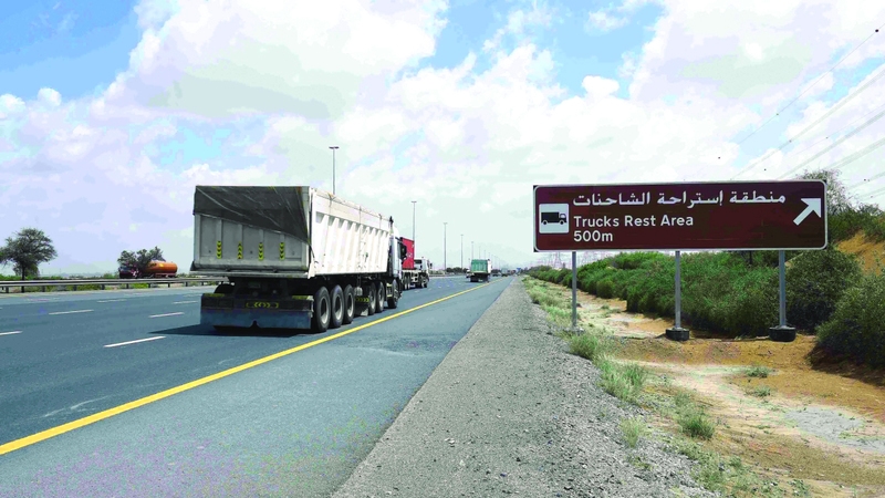 «طرق دبي» تنجز 14 استراحة للشاحنات على الطرق الرئيسة