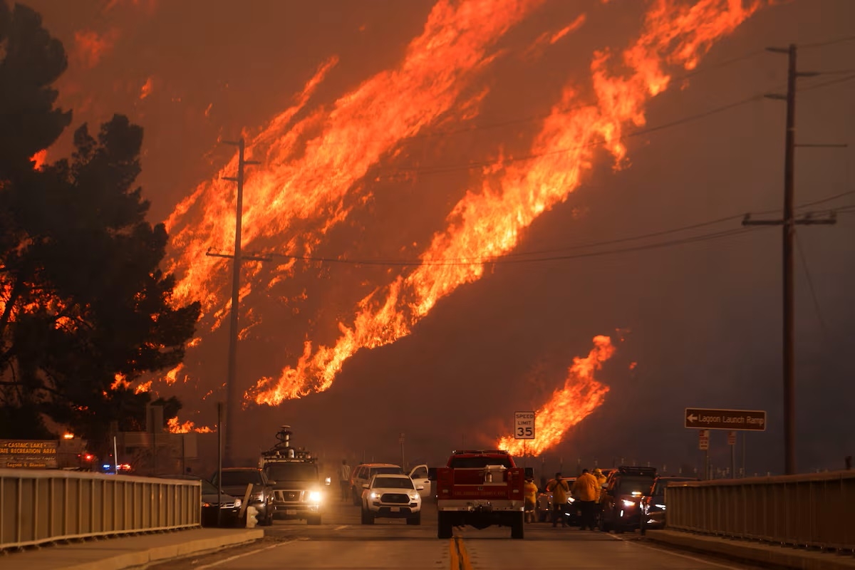 New wildfire near Los Angeles explodes to 9,400 acres, forces evacuations