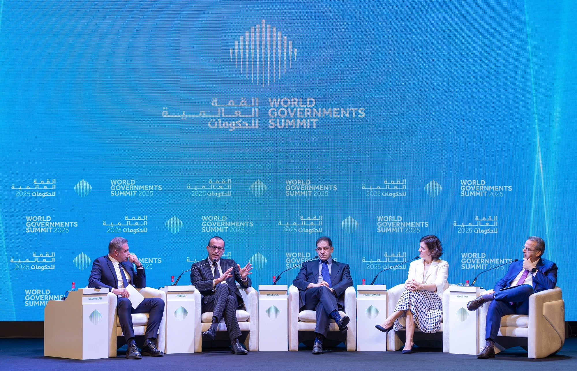 Prime Ministers, Ministers, and Experts: Digital Transformation is Reshaping Government Services