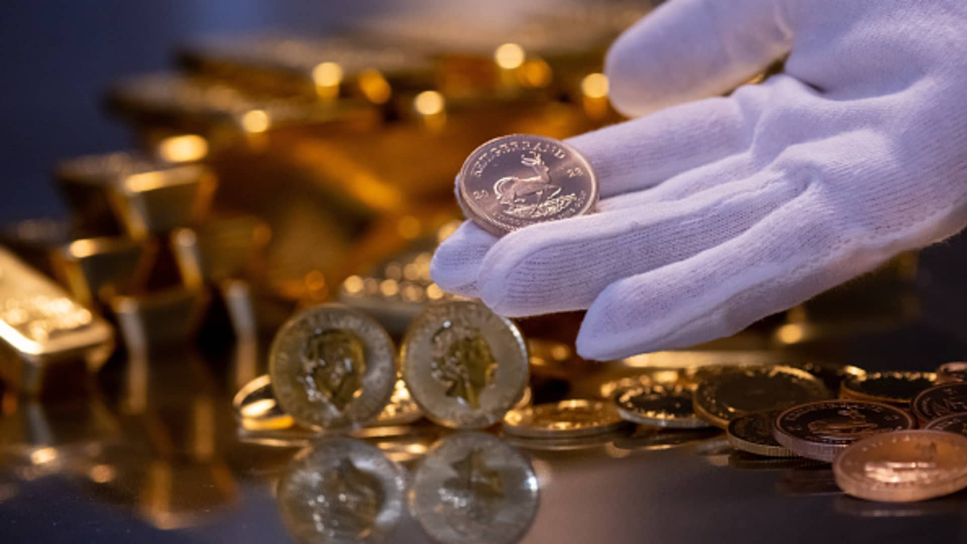 Gold inches up on safe-haven demand ahead of US reciprocal tariffs