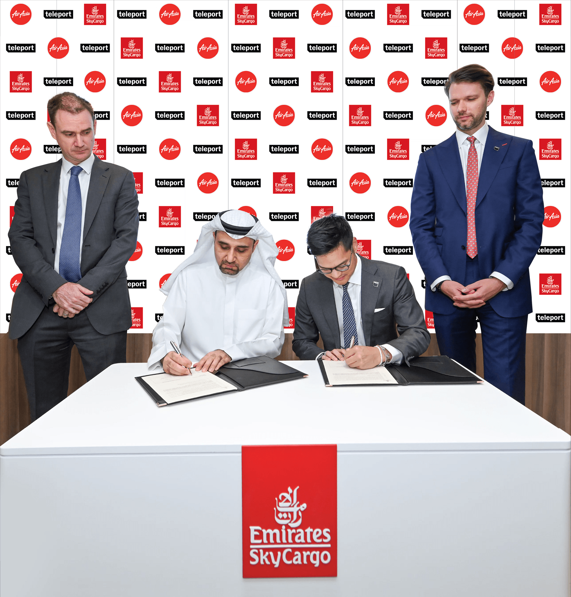 Emirates SkyCargo and Teleport, exclusive cargo partner of AirAsia, sign preferred partnership to combine global network and strengthen trade and e-commerce flows