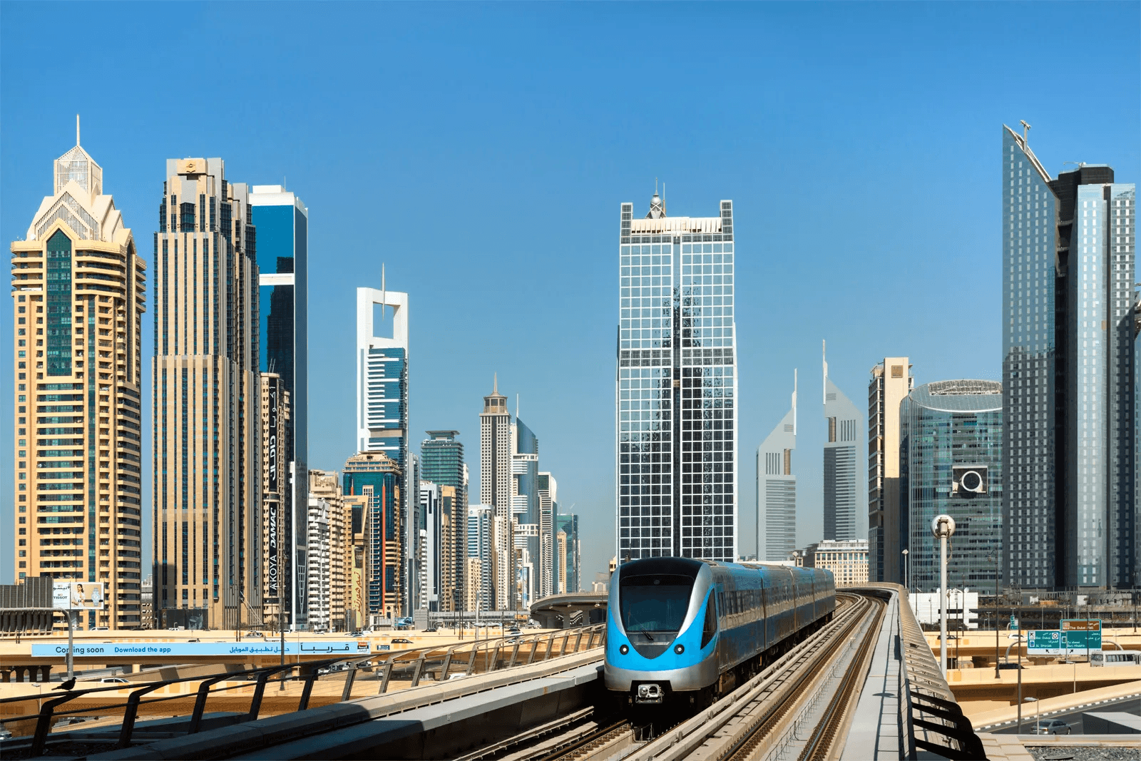 UAE Weather Update: Dusty Winds, Rough Seas, and Rising Temperatures Expected Through Monday