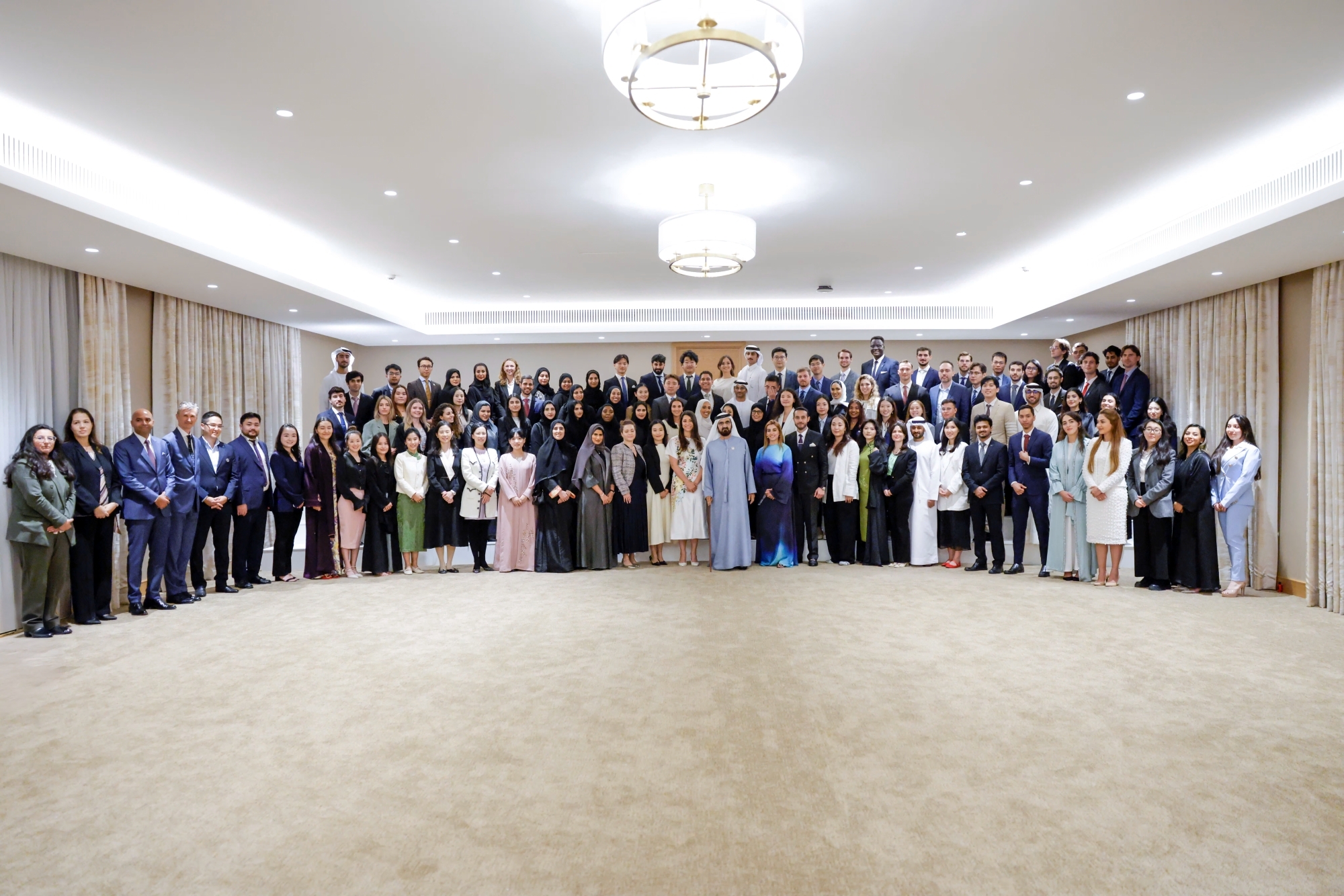 Mohammed bin Rashid meets with alumni of Dubai Business Associates programme