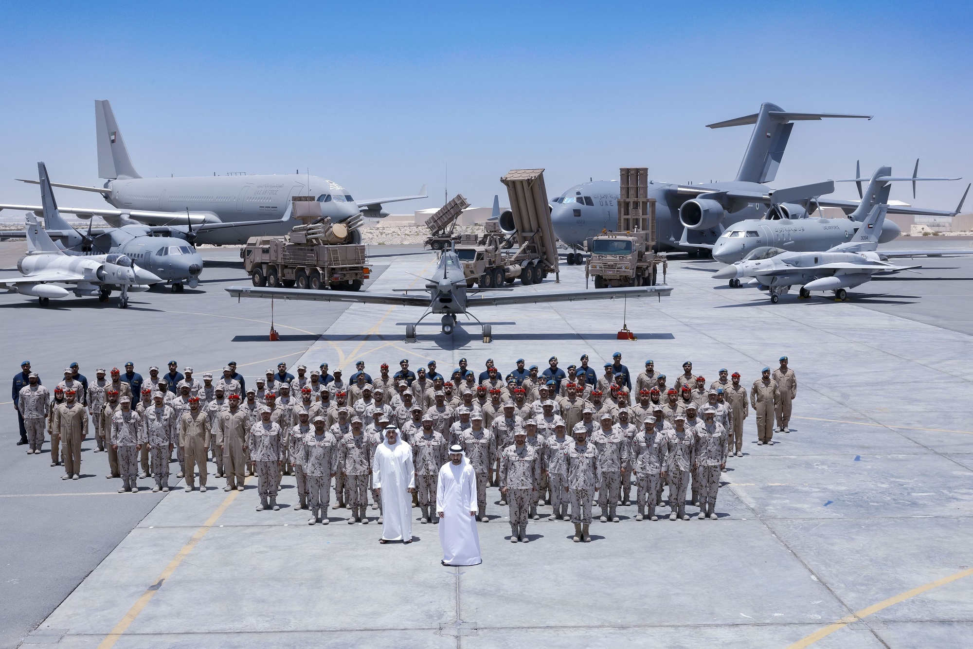 Hamdan bin Mohammed visits Al Dhafra Air Base in Abu Dhabi