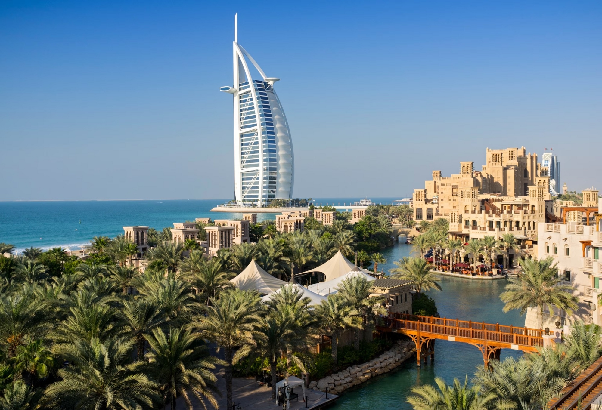 UAE Weather Forecast: Humid Mornings and Partly Cloudy Skies Expected Through Monday