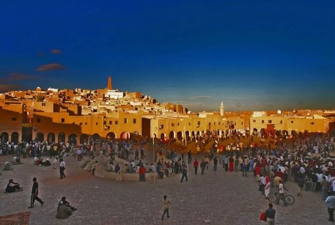 غرداية : غلق مؤقت للمدخل الشمالي بسبب أشغال استعجالية