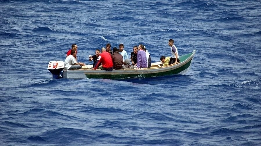 محاكمة عون حراسة بميناء سيدي فرج وآخرين بتهمة الشروع في 'الحرقة'