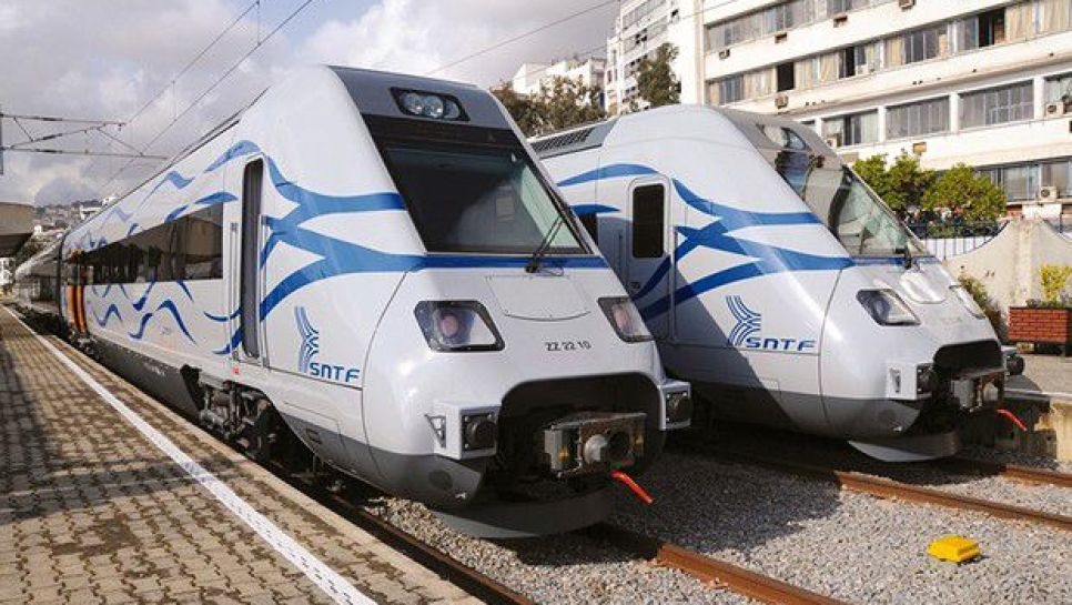 شركة SNTF تعرض بطاقة تذاكر بنصف الثمن