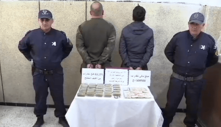 شرطة العاصمة توقف شخصين وتحجز 3 كلغ كيف