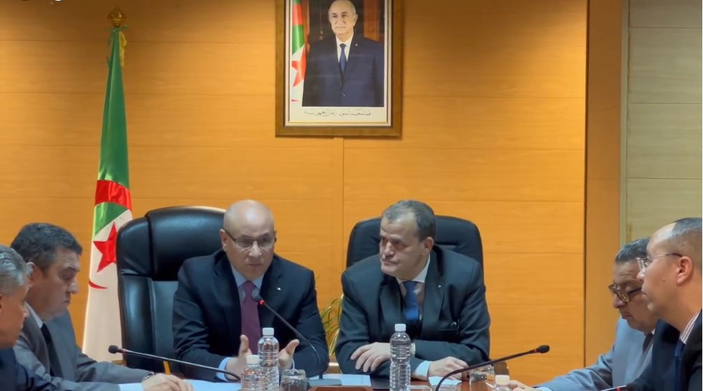 إجتماع تنسيقي لـ 4 وزراء حول تأمين ونقل المحروقات عبر الوطن