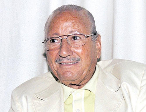 وفاة المخرج والمنتج محمد لخضر حمينة