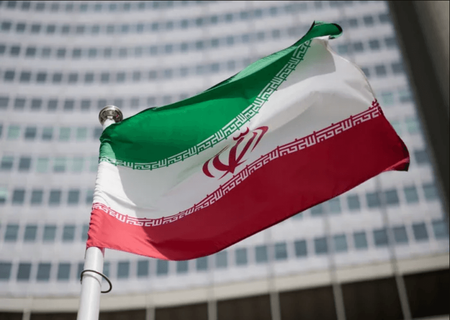 طهران تُندد بمنع دخول الإيرانيين إلى أمريكا