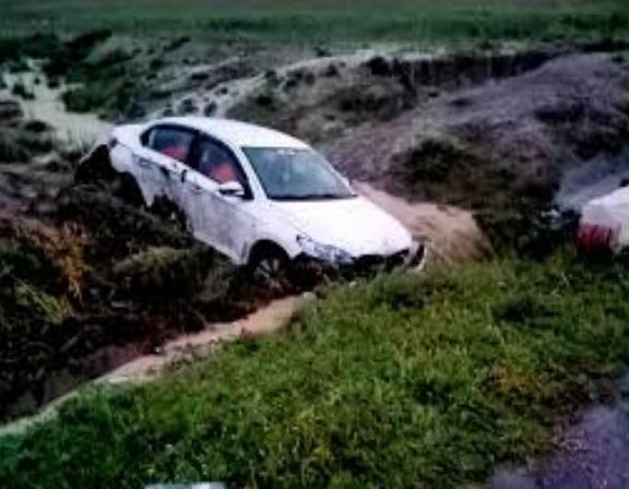 غليزان.. 5 جرحى في انقلاب سيارة وسقوطها في الوادي