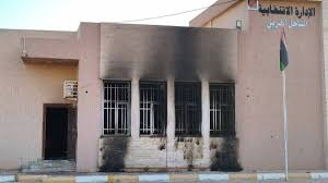 قبيل "بلديات" ليبيا.. حرائق المقار تكسر الصمت الانتخابي
