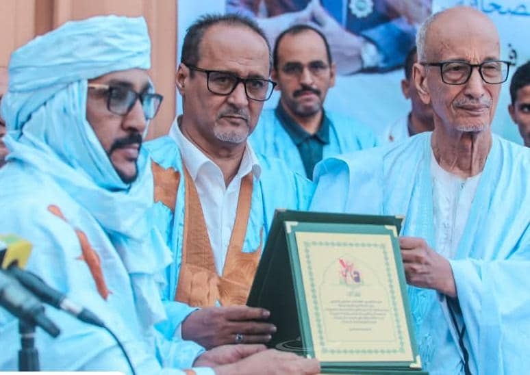 نواكشوط: تكريم ولد الداه بعد انتخابه رئيسا لاتحاد الصحفيين المغاربة
