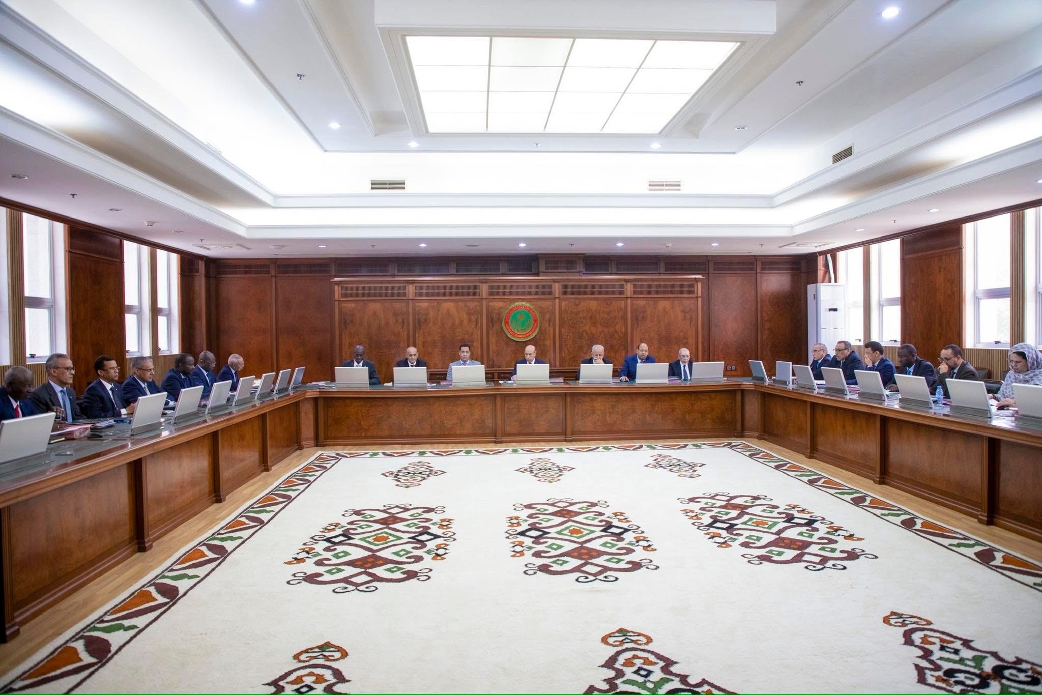 الحكومة تصادق على إنشاء معهد عالٍ للقضاء والمهن القضائية (بيان)