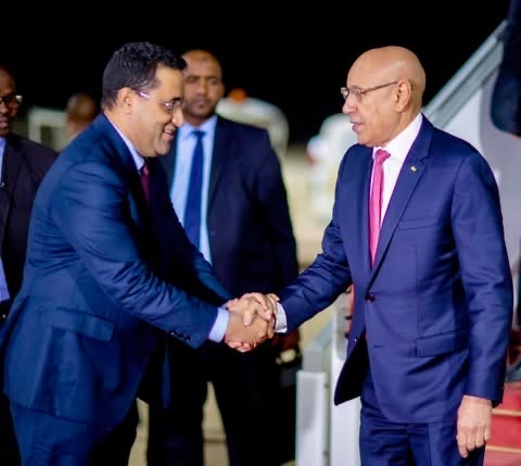 الرئيس غرواني يعود إلى نواكشوط بعد المشاركة في منتدى "أوبك" في النمسا