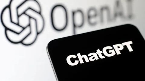 "OpenAI" توضح سبب نفاق تشات جي بي تي للمستخدمين
