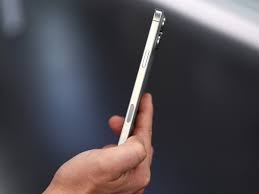 بطارية "iPhone 17 Air" فائق النحافة قد تكون مخيبة للآمال