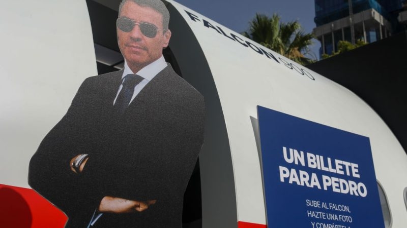 Even corruption probes can't ground Sánchez's holiday plans