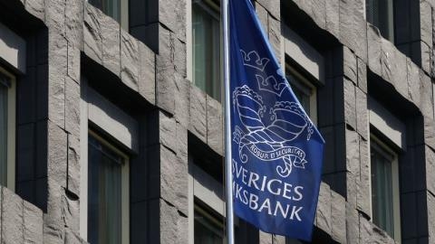 Sweden's central bank comes down hard in favour of cash payments