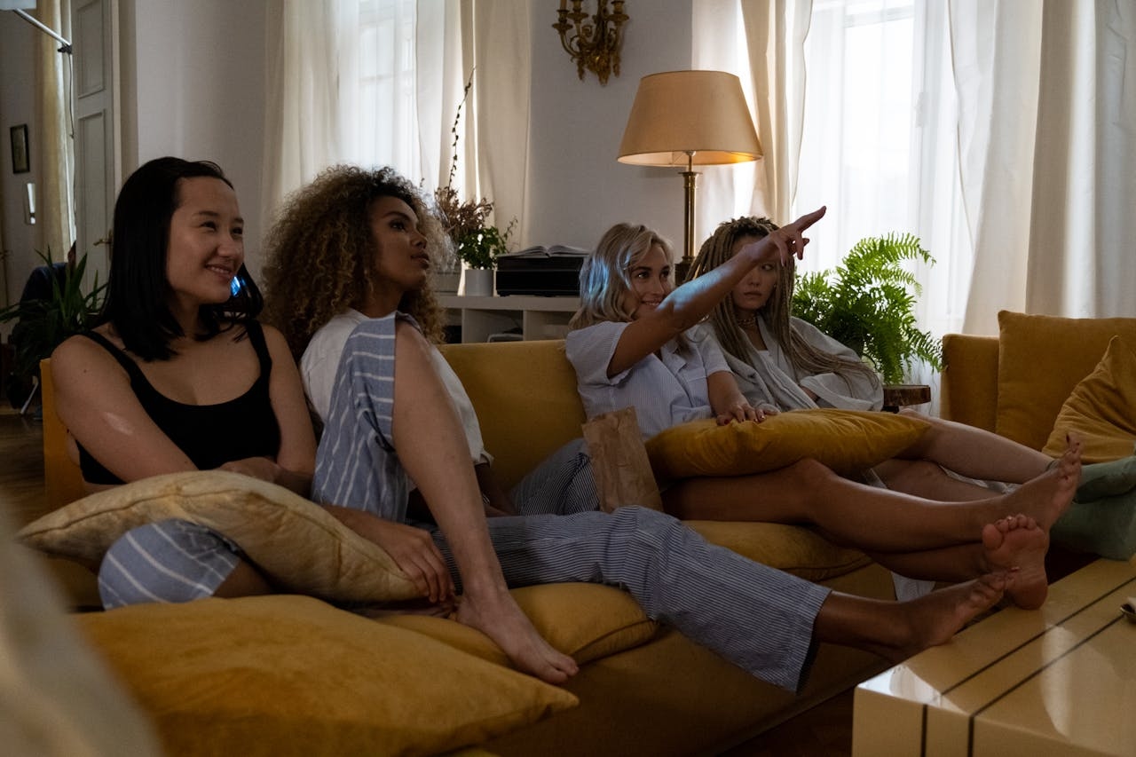 How to Stay on Top of U.S. Entertainment Trends from Canada