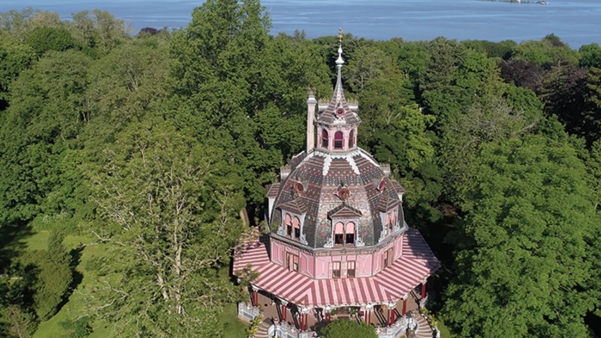 On Location: The Armour-Stiner Octagon House on POKER FACE