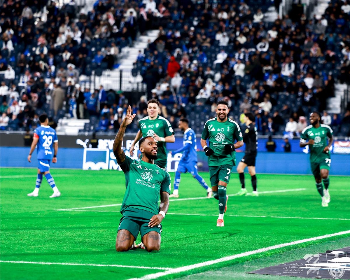 شاهد .. أهداف المباراة المثيرة بين أهلى جدة والهلال