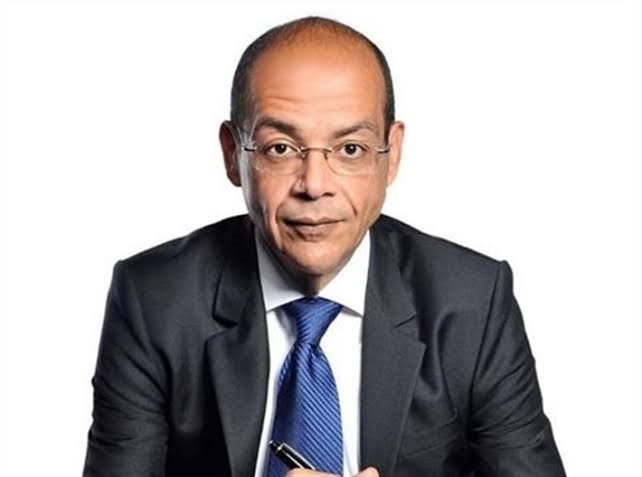 بدء صلاة الجنازة على زوجة الإعلامي محمد مصطفى شردي بمسجد الشرطة
