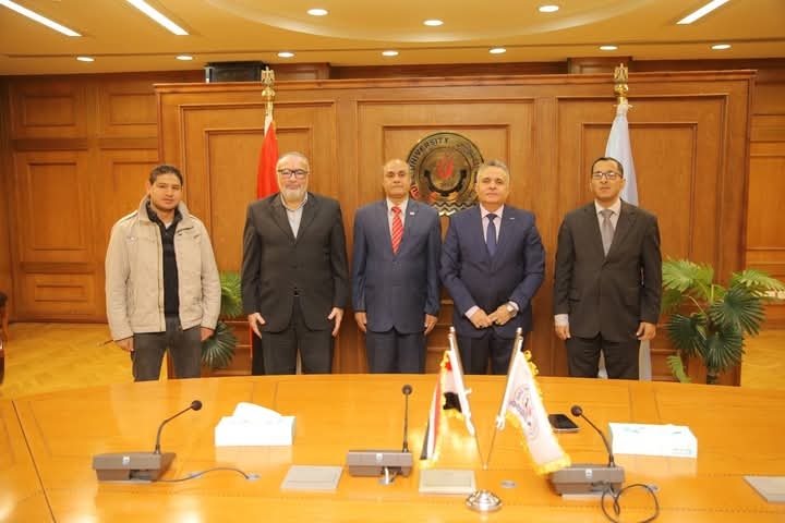 توقيع بروتوكول تعاون بين جامعة السويس و جامعة القاهرة الجديدة
