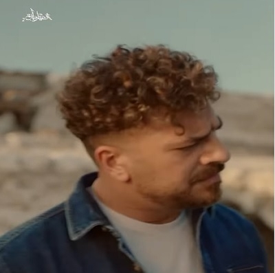 "وانت بتحاول تقول رأيك فى البيت" .. مصطفى أبوسريع يداعب متابعيه