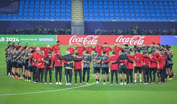 نجم دفاع الأهلي مهدد بالرحيل في الانتقالات الصيفية.. لهذا السبب