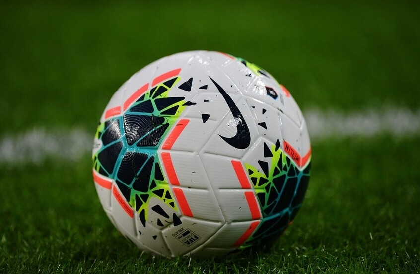 لاعب يدخل في حالة "موت دماغي" بعد إصابة مروعة خلال المباراة