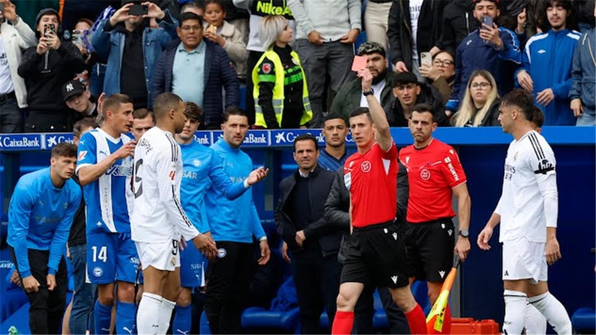 فيديو.. ريال مدريد يحقق فوزا مثيرا ضد ألافيس في مباراة طرد مبابي