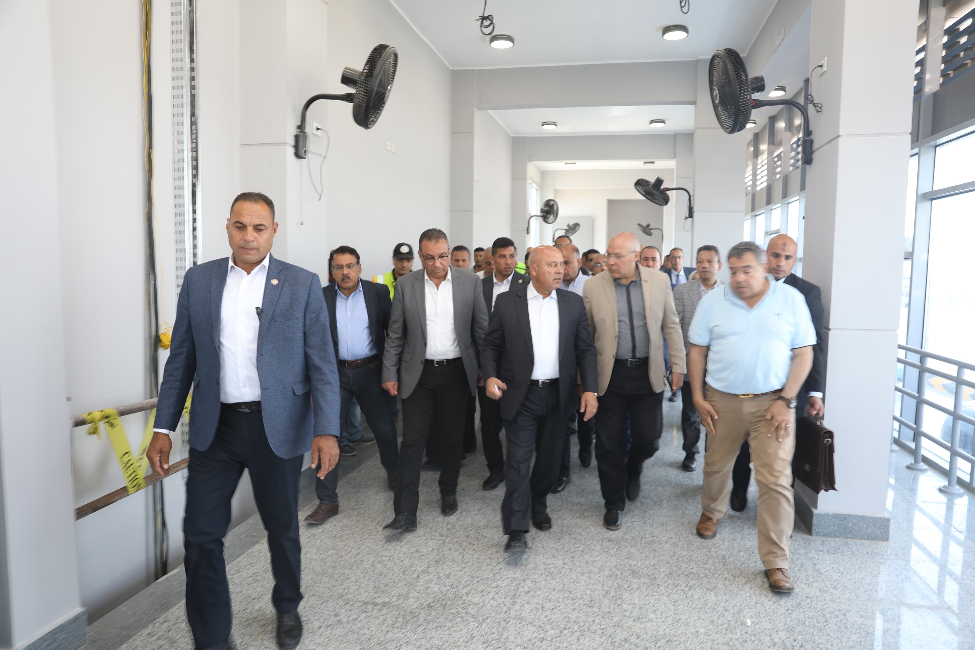 كامل الوزير يتفقد المرحلة الأولى من مشروع الأتوبيس الترددي BRT