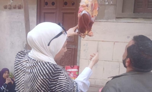 ضبط طن مخللات ودجاج ولحوم وتحرير في حملة تموينية بالدقهلية
