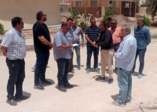رئيس جهاز القرى السياحية يكشف عن أهم المشروعات الخدمية والطرق.. صور