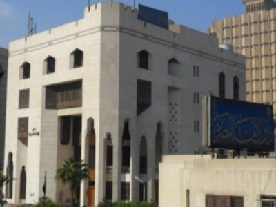 لا تلزم إعادة الصلاة خلف الإمام المحدث