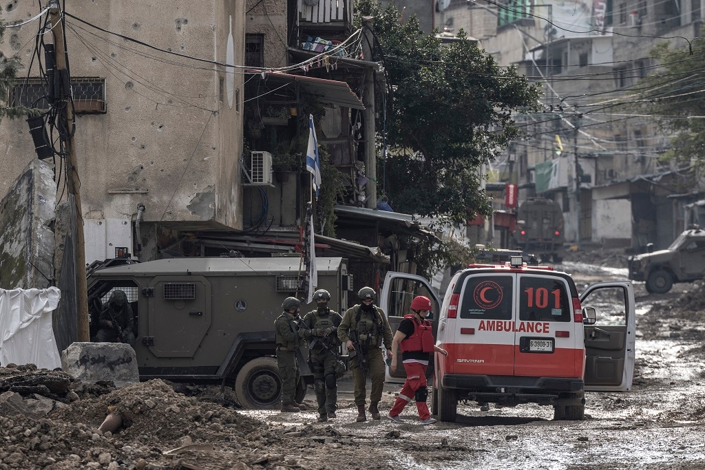 استشهاد 5 فلسطينيين وإصابة آخرين في قصف الاحتلال لمنزل بخان يونس