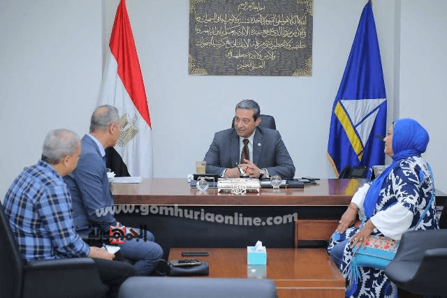 محافظ دمياط يبحث دعم القطاع الثقافى مع رئيس قطاع شرق الدلتا