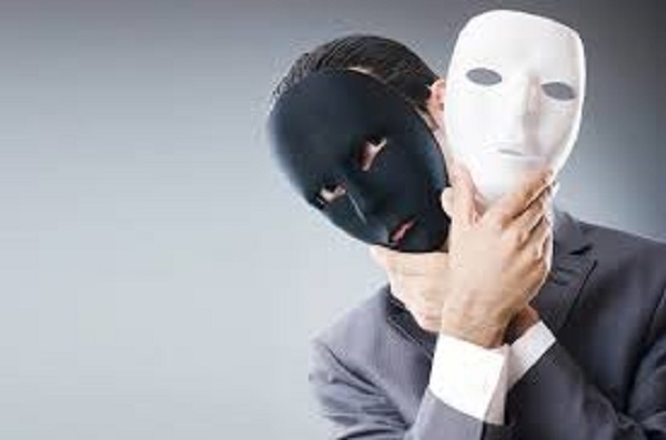 ثلاثة أقسام للعبد بين الإخلاص والنفاق