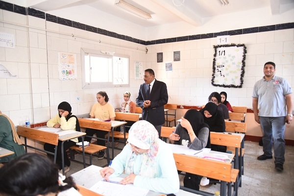 شعيب ونادية تفقدا لجان امتحانات الثانوية بمطروح
